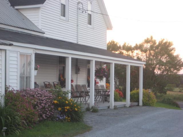 Moore'S Specialties Fundy Bay House Rental Gardner Creek ภายนอก รูปภาพ